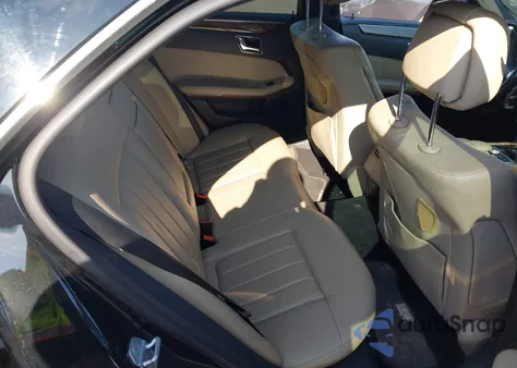 2011 Mercedes-Benz E 550 из США, поврежденный, VIN WDDHF7CB5BA421965